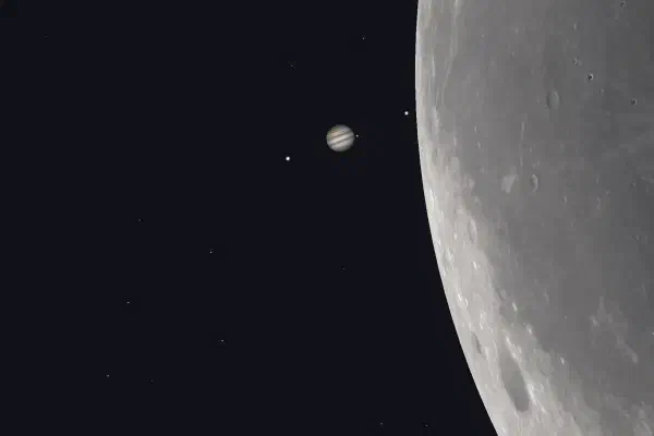 Simulation for North Adams — Jupiter and moons closing in, 4:23 AM EDT